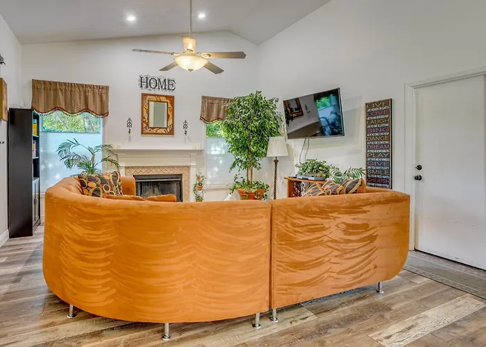 Saltwater Pool! Family Gem Near Hurricane Harbor *