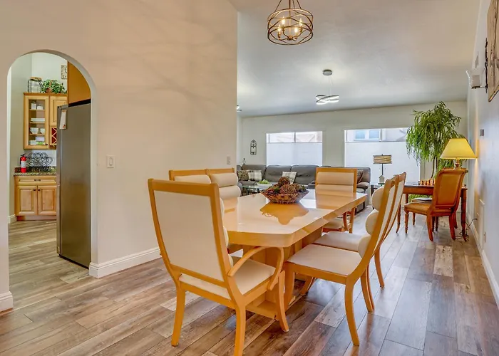 Saltwater Pool! Family Gem Near Hurricane Harbor *